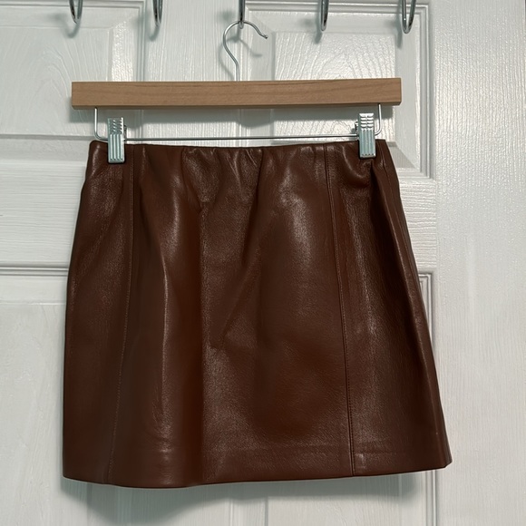 Aritzia Wilfred Leather Mini Skirt in Cognac - Picture 2 of 3